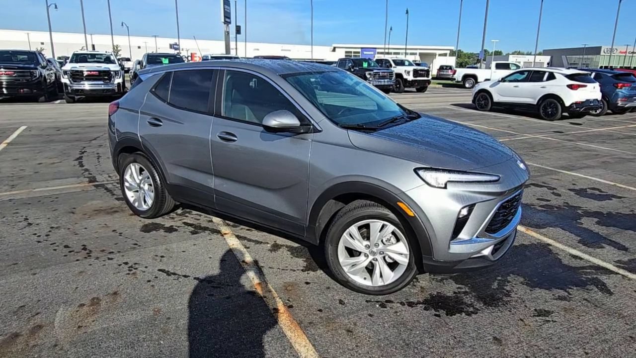 Used 2024 Buick Encore GX Preferred w/ Advanced Technology Package FWD image 2