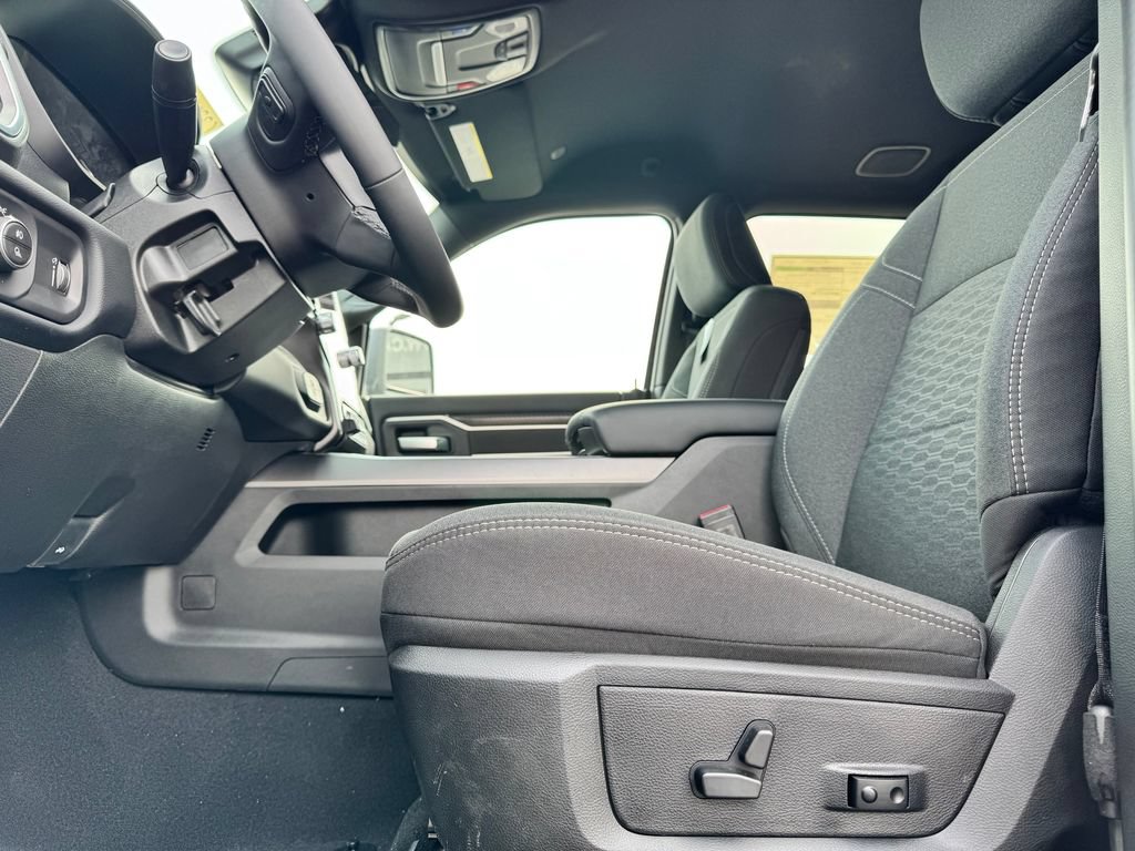 New 2026 RAM 2500 Big Horn AWD/4WD image 14