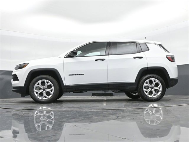Used 2025 Jeep Compass Sport image 42