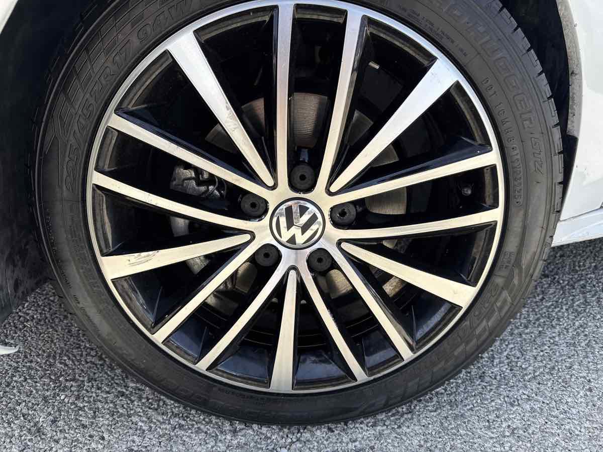 Used 2015 Volkswagen Jetta Sport FWD image 36