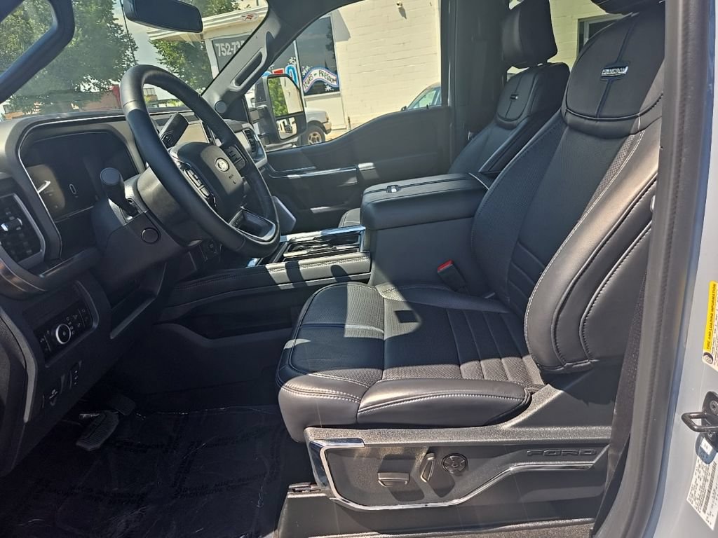 Used 2025 Ford F350 Platinum AWD/4WD image 12