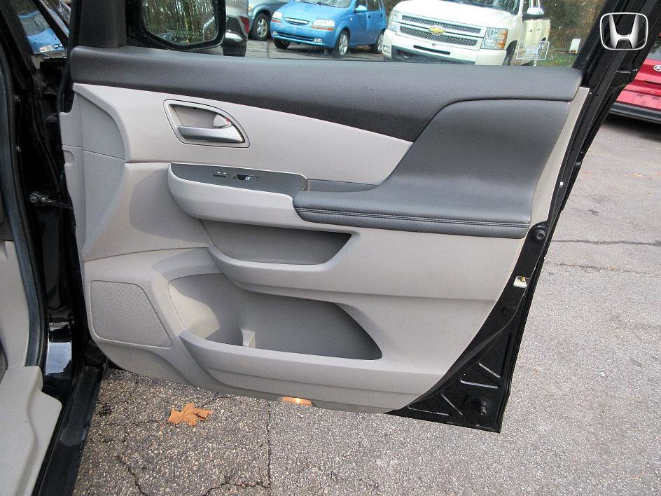 Used 2012 Honda Odyssey EX image 18