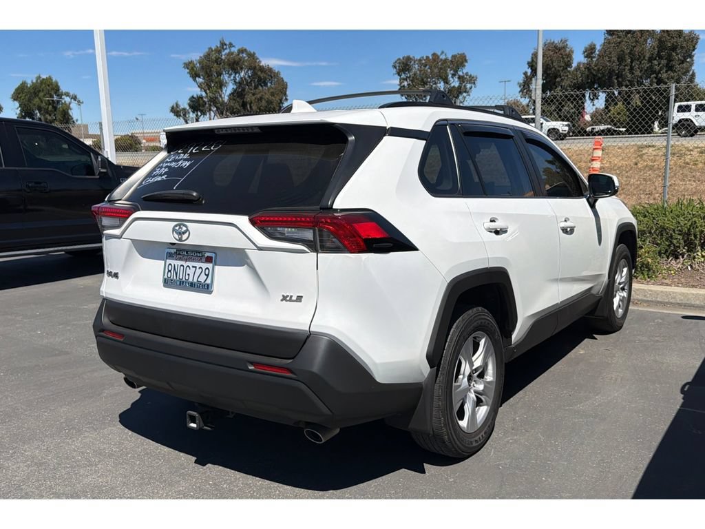 Used 2020 Toyota RAV4 XLE w/ Carpet Mat Package FWD image 5