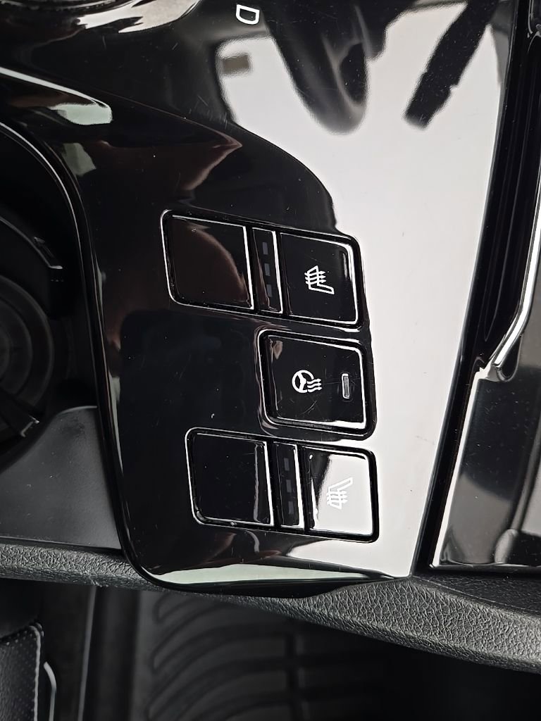 Used 2023 Kia Sportage EX w/ EX Premium Package image 25