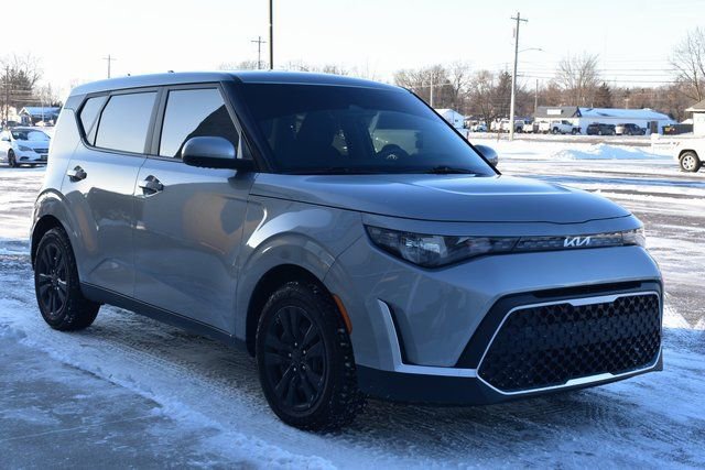 Used 2023 Kia Soul LX image 7