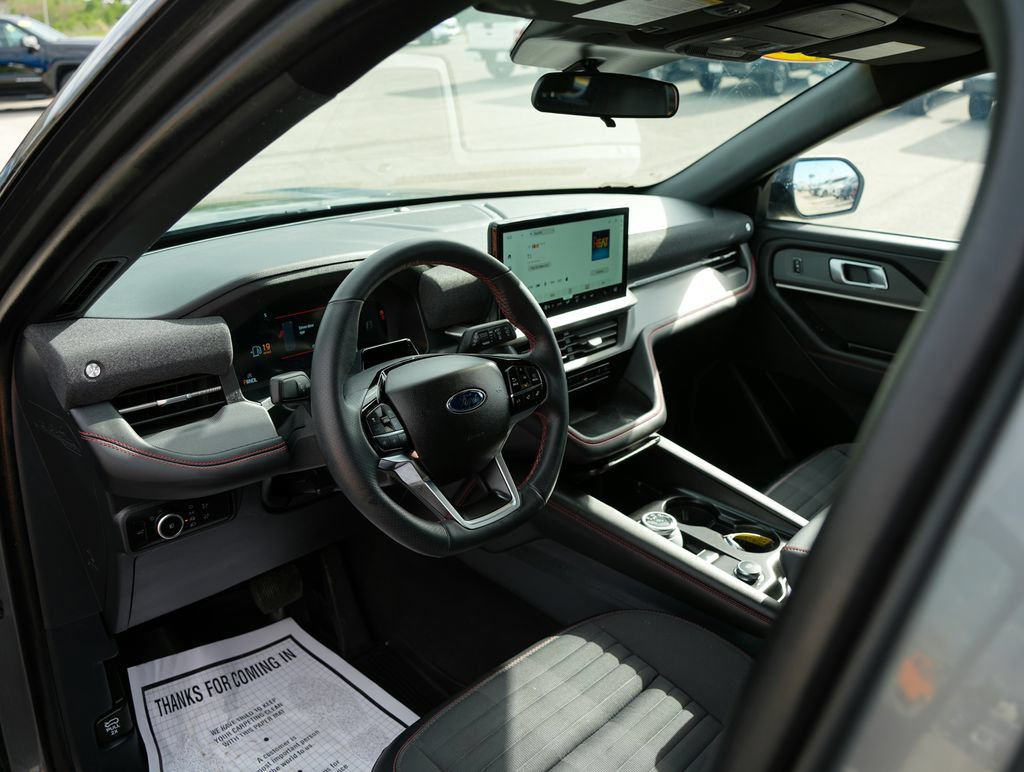 Used 2025 Ford Explorer ST-Line RWD image 19