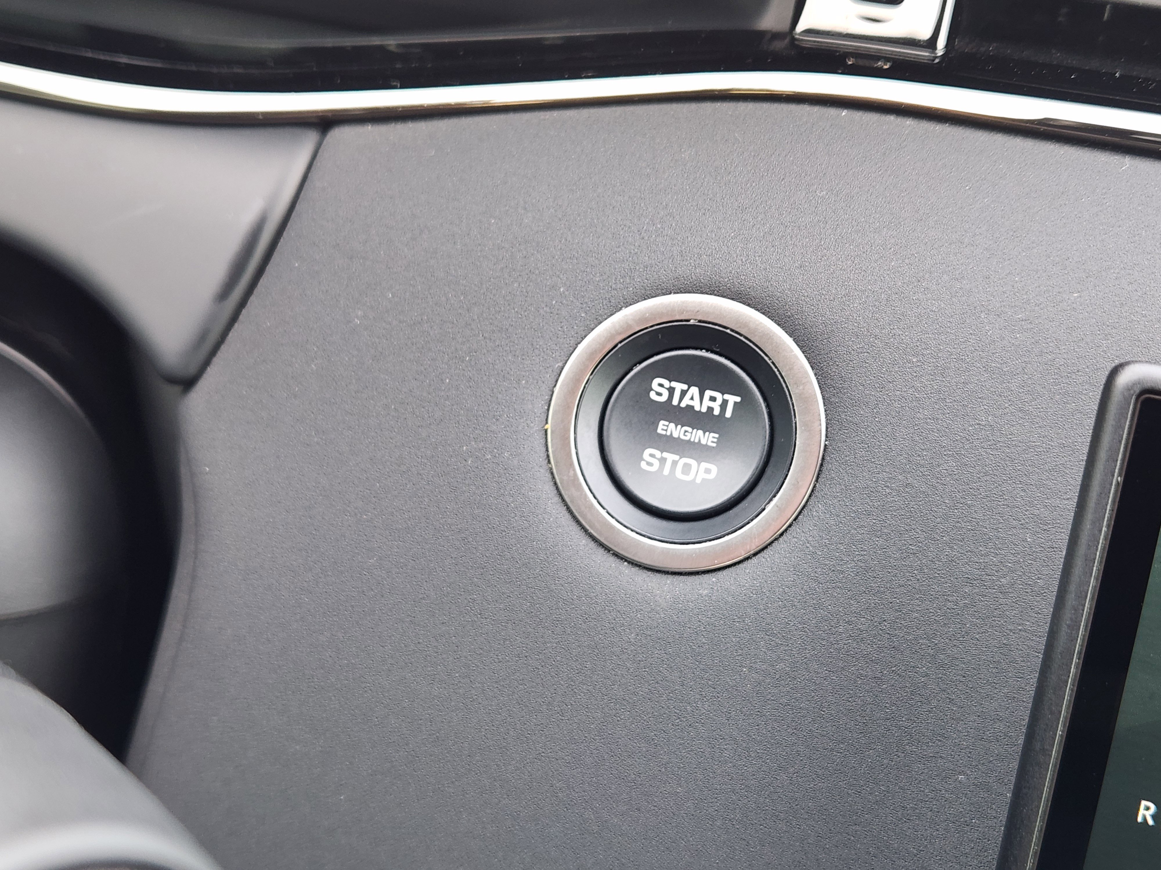 Used 2025 Land Rover Range Rover Evoque Dynamic SE image 21