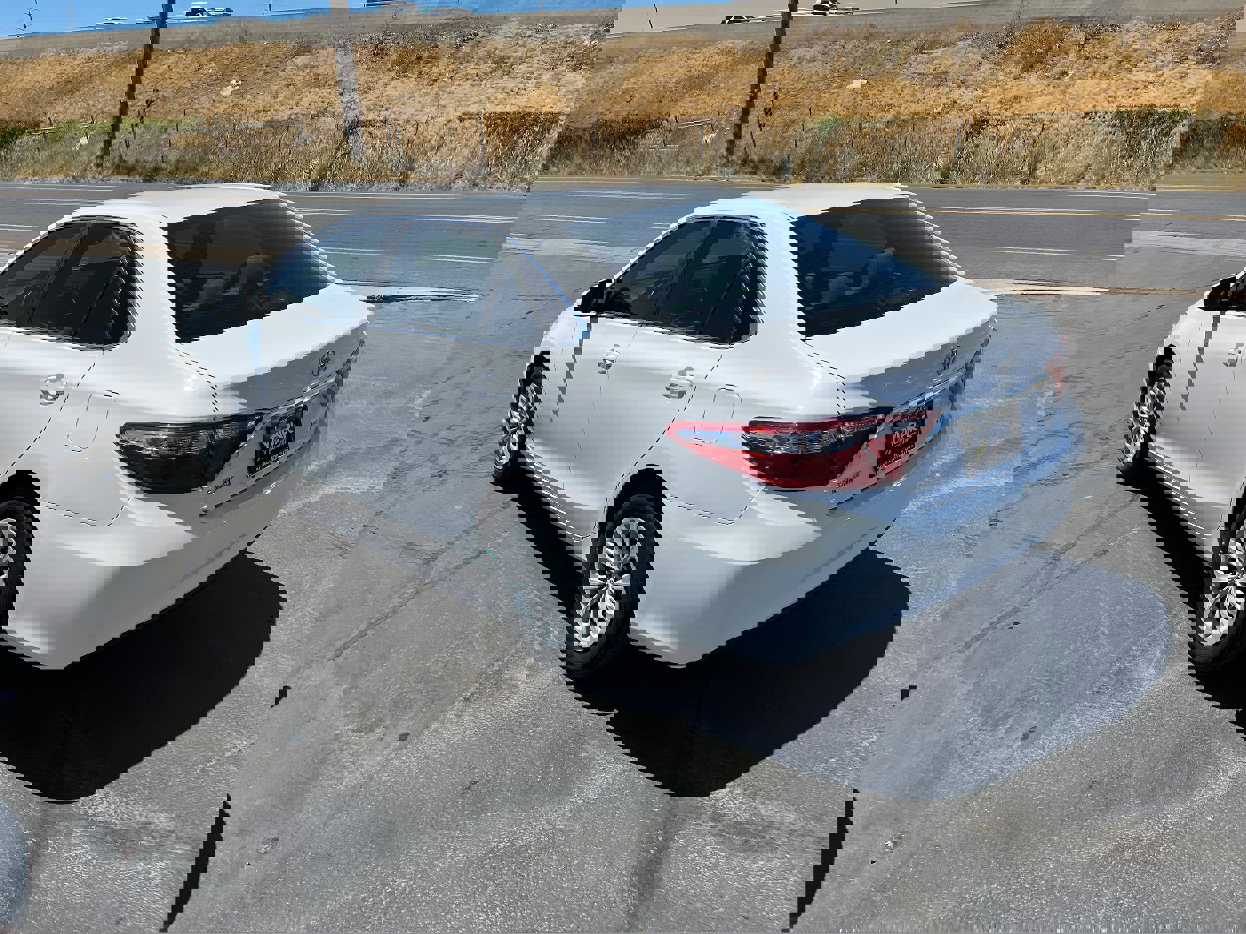 Used 2015 Toyota Camry SE image 4