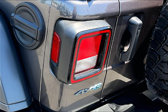 Used 2024 Jeep Wrangler Unlimited AWD/4WD image 22