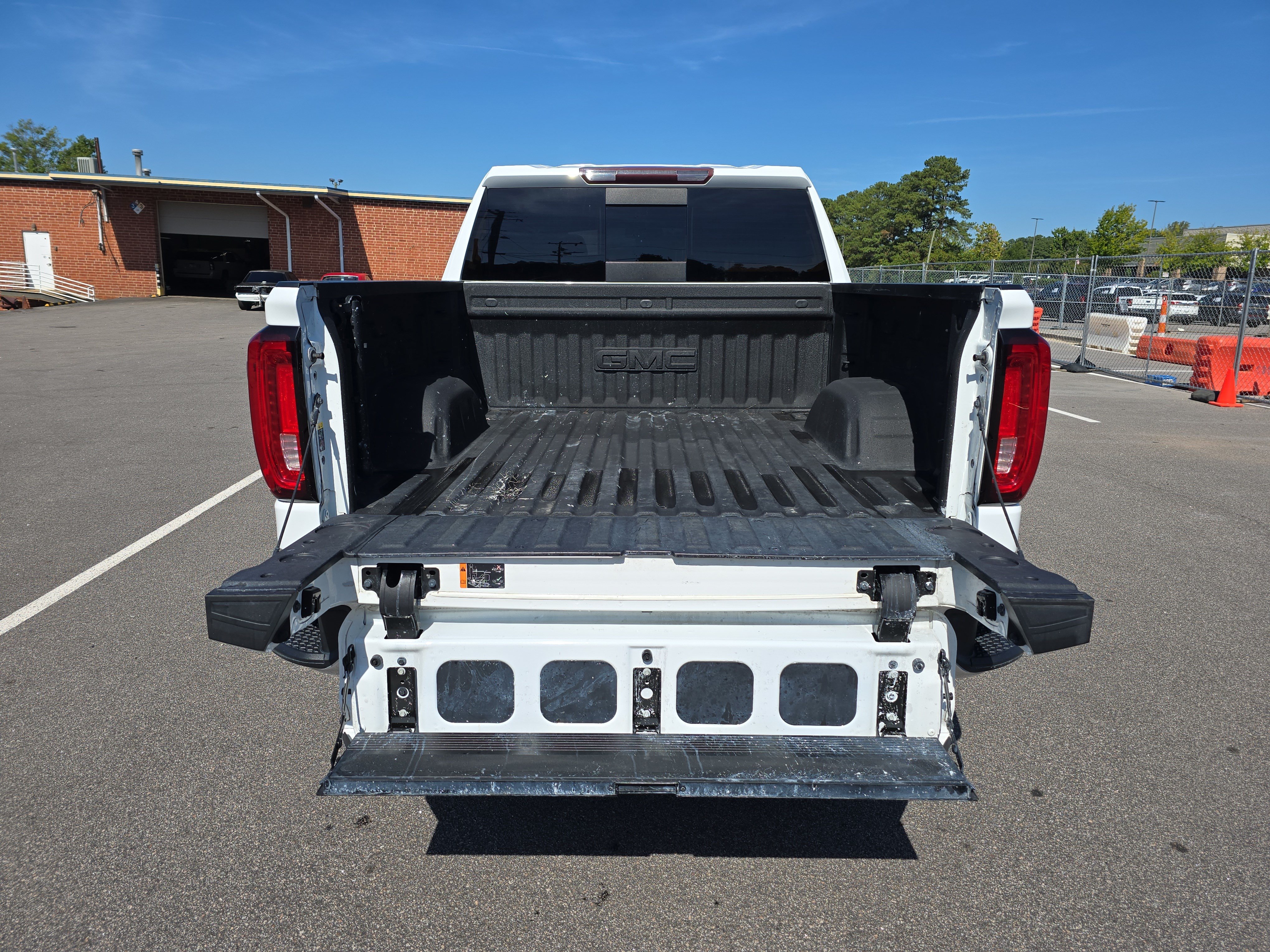 Used 2020 GMC Sierra 1500 SLT w/ SLT Premium Plus Package AWD/4WD image 13