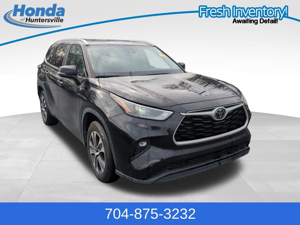 Used 2023 Toyota Highlander XLE