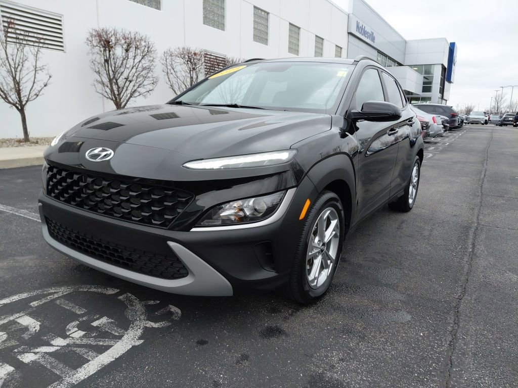 Used 2023 Hyundai Kona SEL image 2