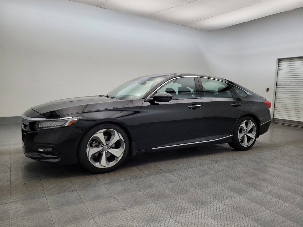 Used 2018 Honda Accord Touring image 2
