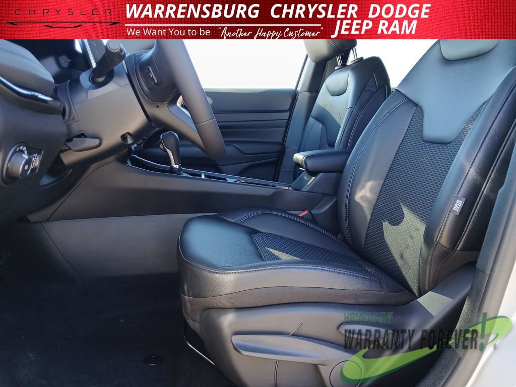 New 2026 Jeep Compass Latitude AWD/4WD image 12