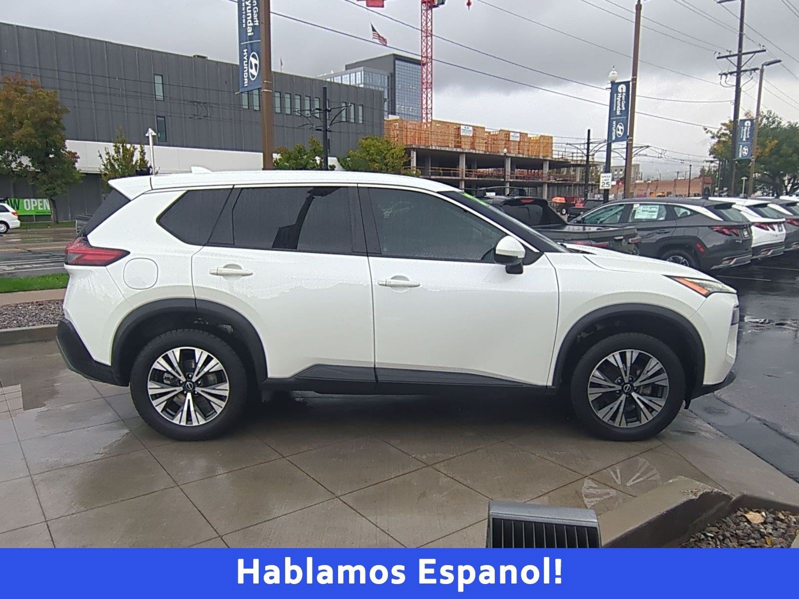 Used 2022 Nissan Rogue SV AWD/4WD image 2