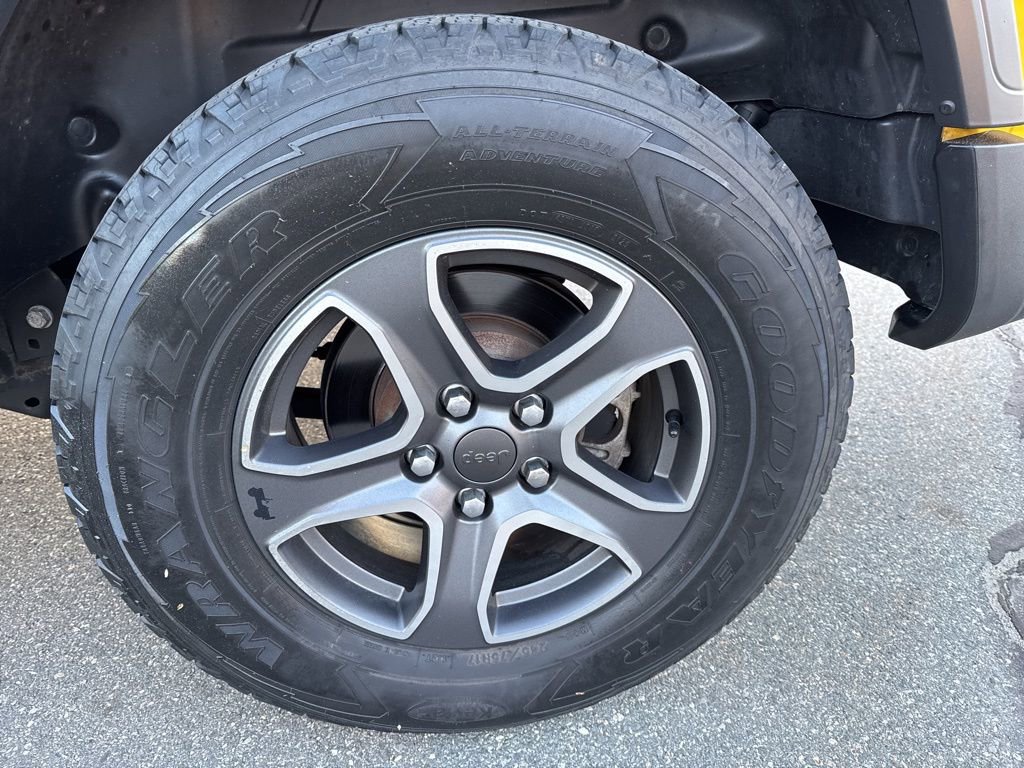 Used 2020 Jeep Wrangler Sport AWD/4WD image 11