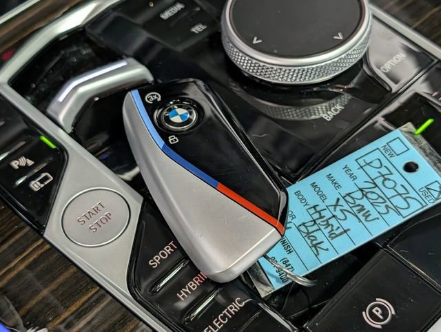 Used 2025 BMW X5 xDrive50e w/ M Sport Package image 26