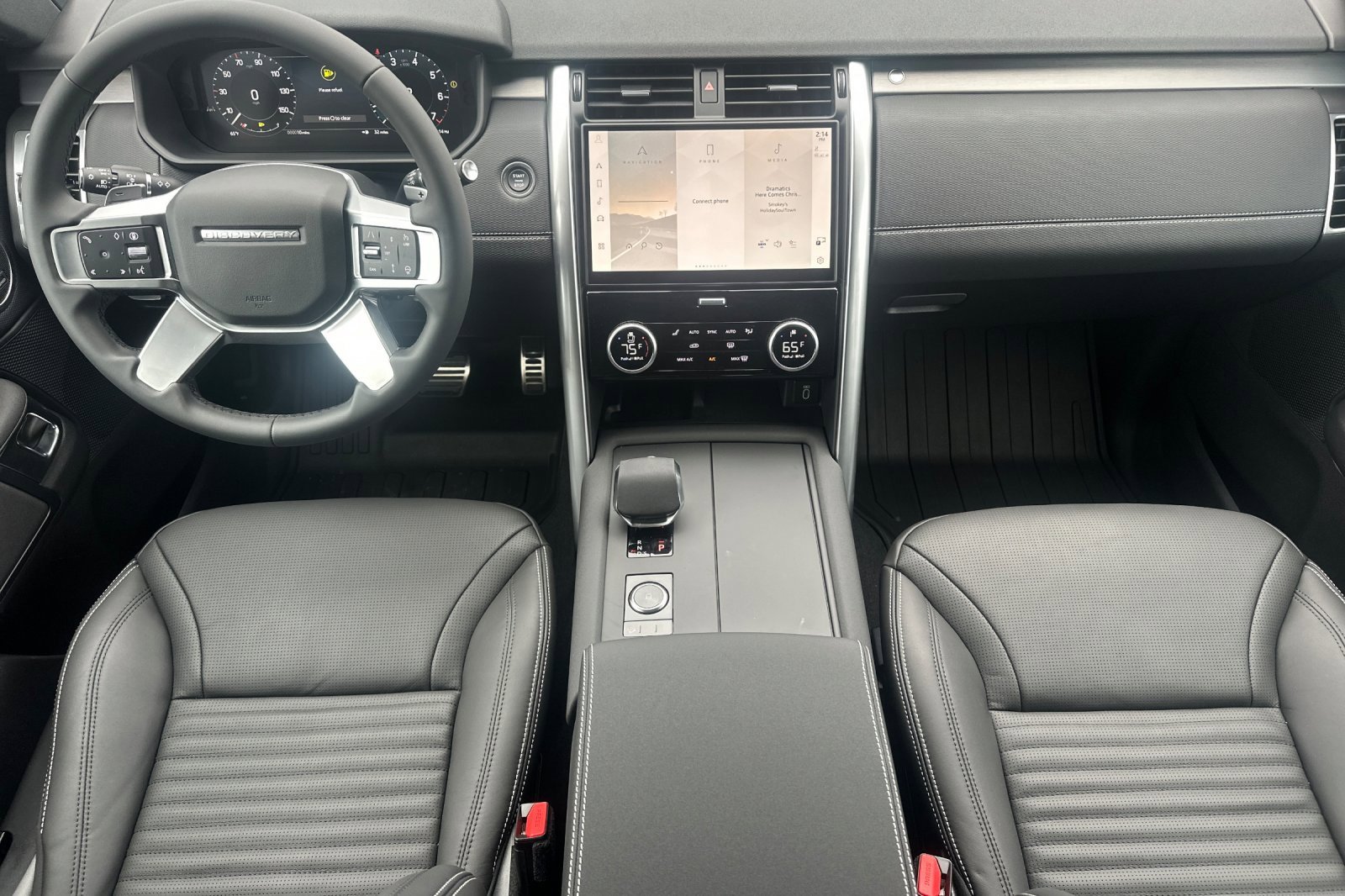 New 2026 Land Rover Discovery Dynamic SE image 12