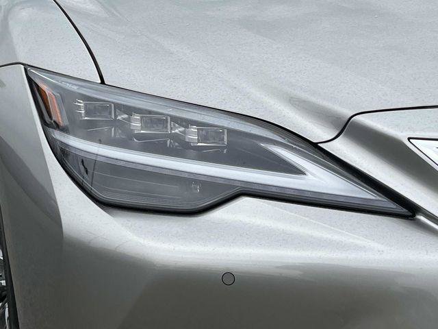 Certified 2023 Lexus LS 500 w/ Accessory Package (Z2) RWD image 9
