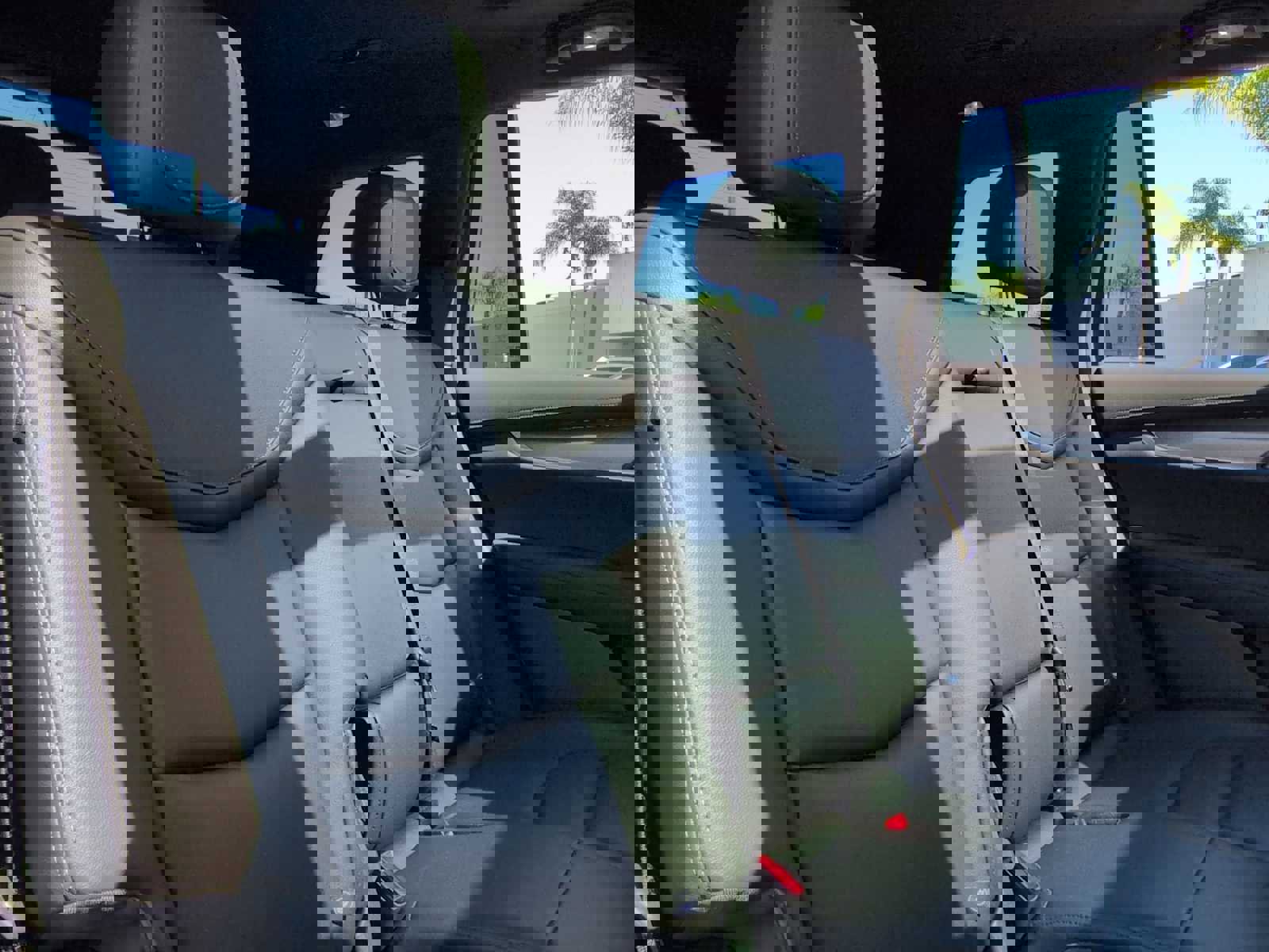 Used 2025 Cadillac XT6 Luxury image 26