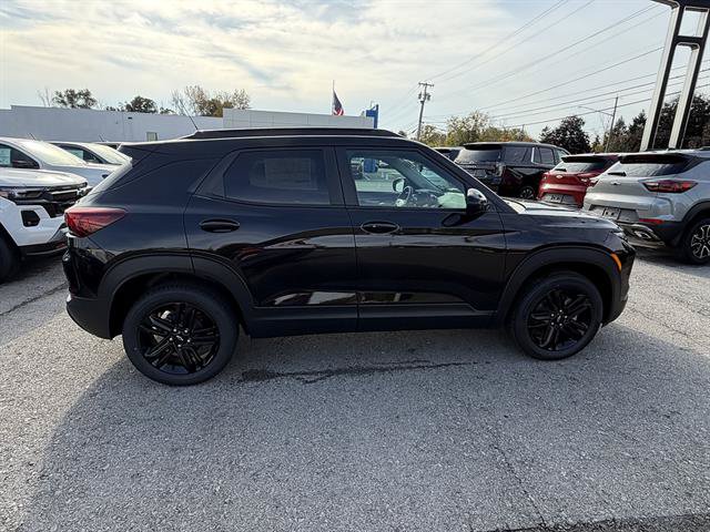 New 2026 Chevrolet TrailBlazer LT w/ Midnight Edition AWD/4WD image 7