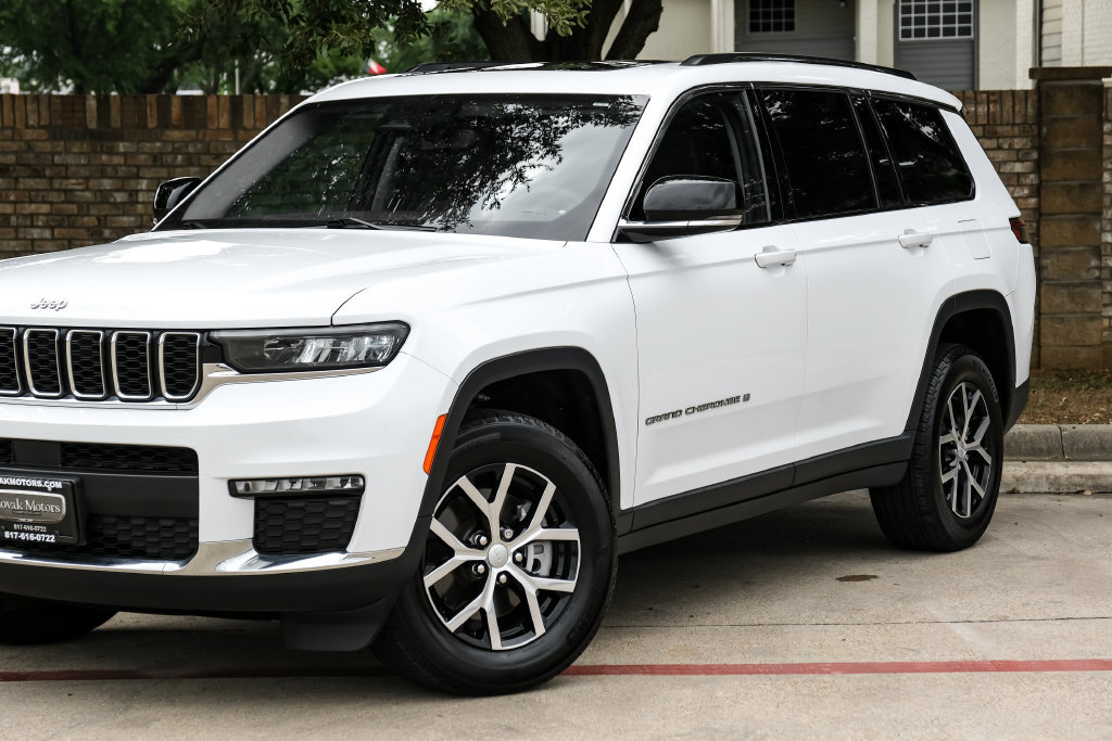 Used 2023 Jeep Grand Cherokee L Limited AWD/4WD image 14