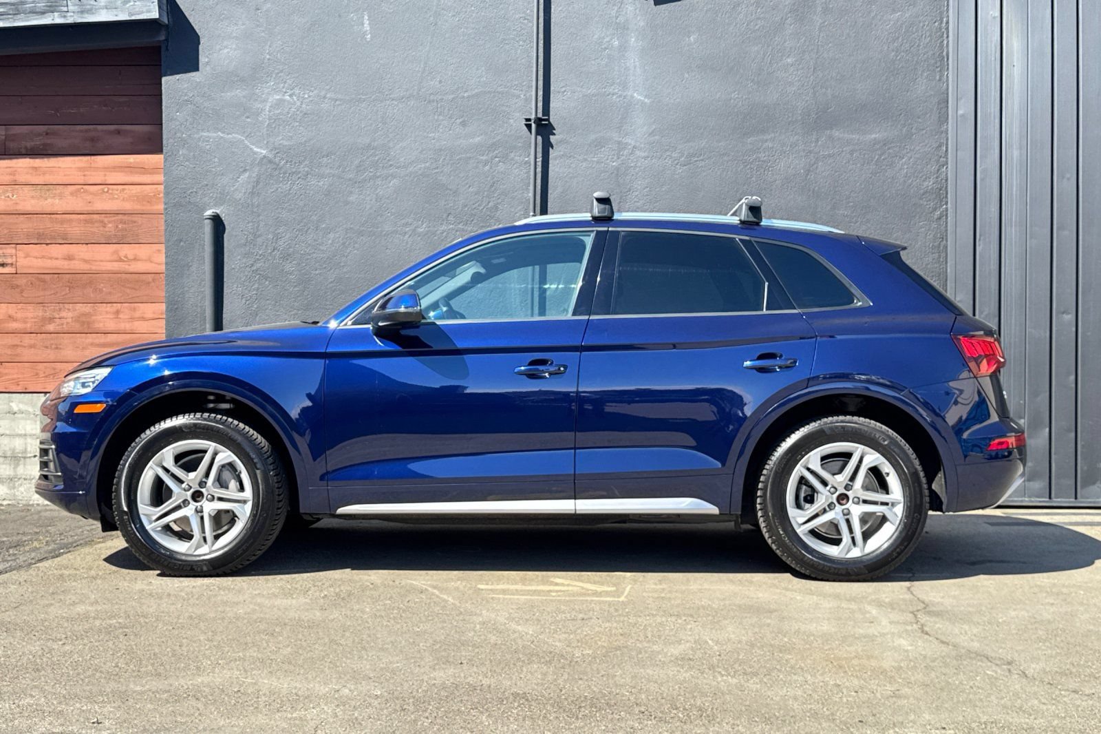 Used 2018 Audi Q5 2.0T Premium w/ Convenience Package AWD/4WD image 5