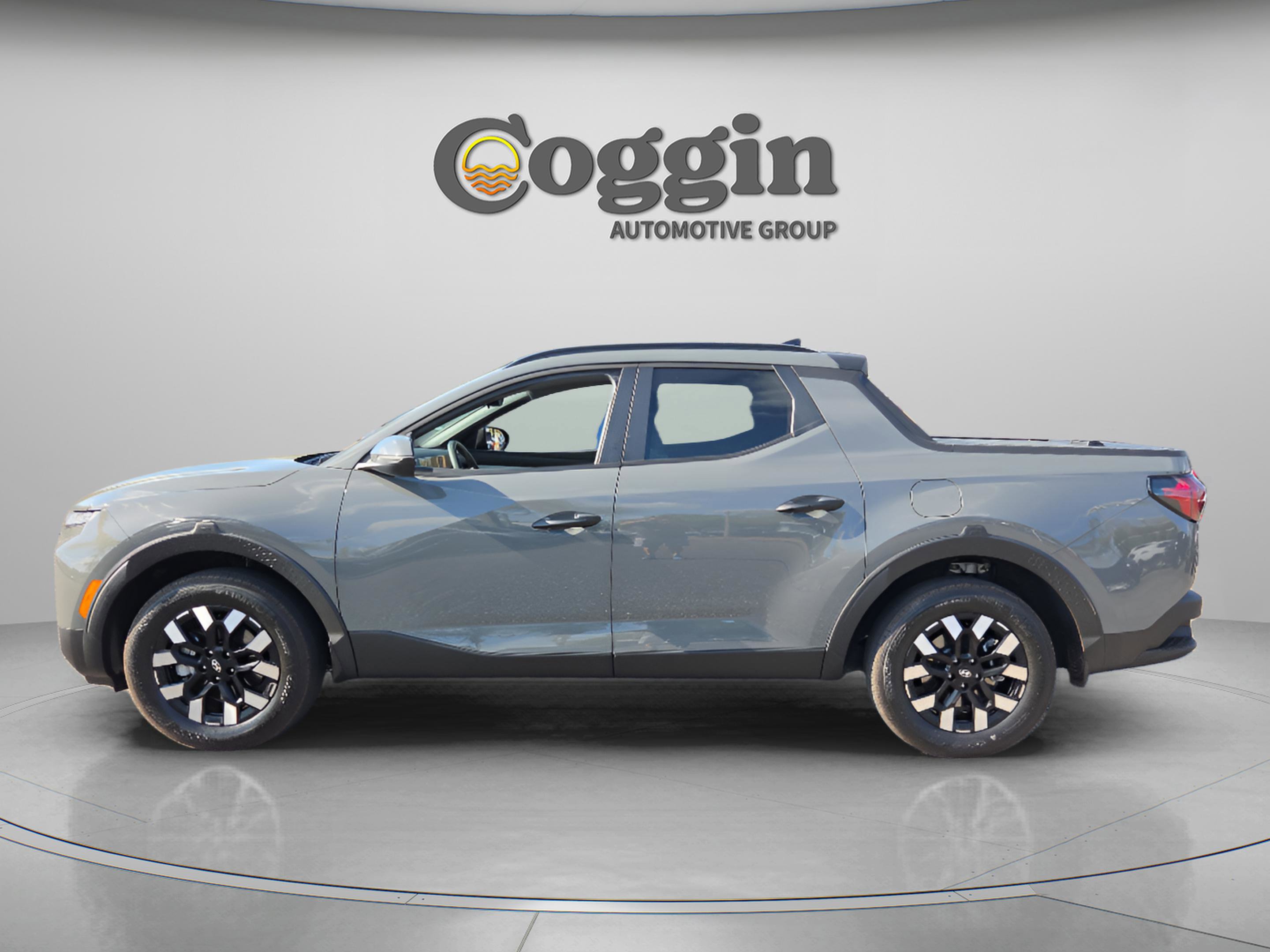 Used 2025 Hyundai Santa Cruz SEL image 2