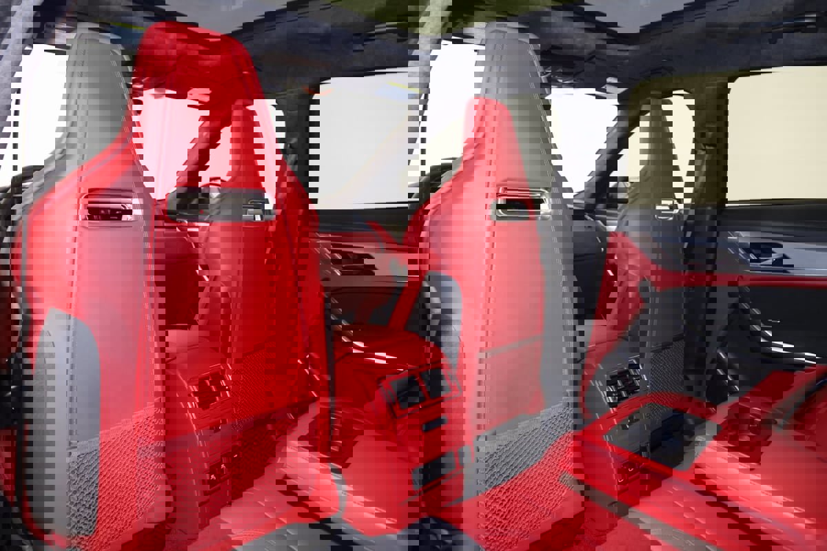 Used 2024 Jaguar F-PACE SVR image 95