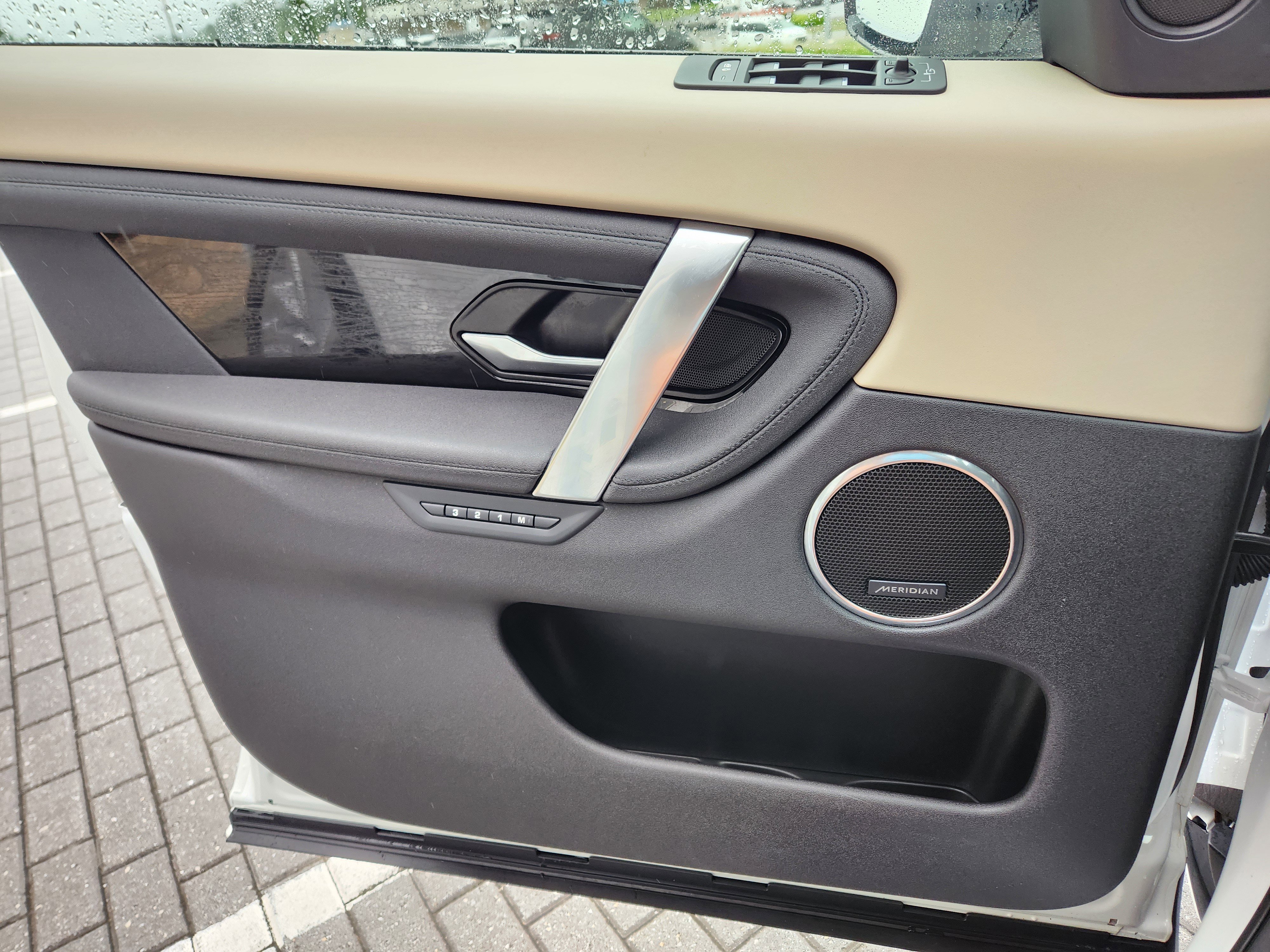 Certified 2025 Land Rover Discovery Sport S image 24