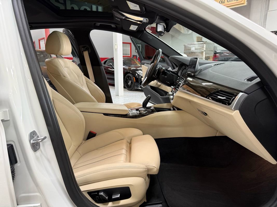 Used 2018 BMW 530i xDrive image 19