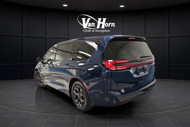 Used 2022 Chrysler Pacifica Touring-L w/ S Appearance Package FWD image 5