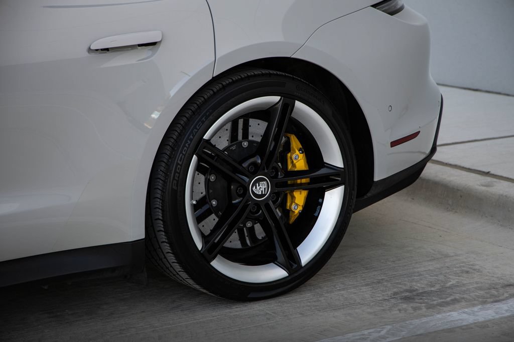 Used 2022 Porsche Taycan 4S AWD/4WD image 7