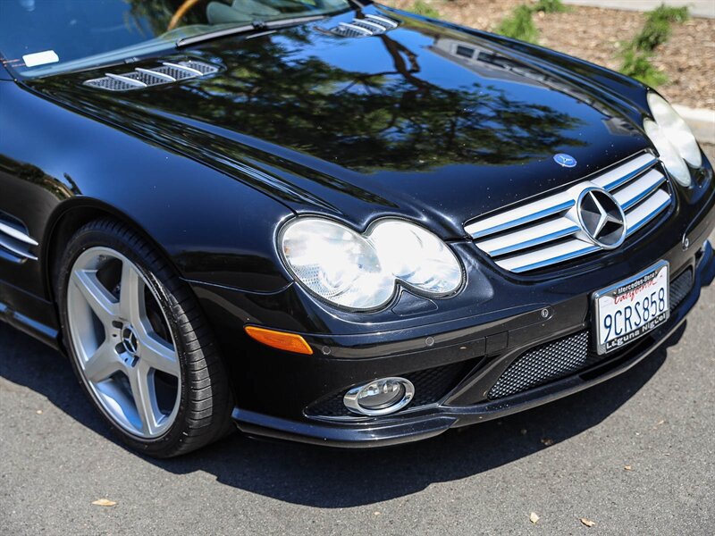 Used 2008 Mercedes-Benz SL 550 w/ AMG Sport Pkg image 9