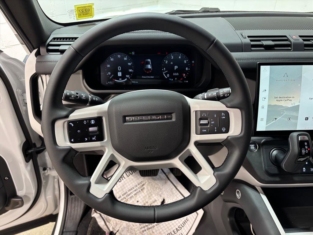 Used 2026 Land Rover Defender 110 X-Dynamic SE image 18