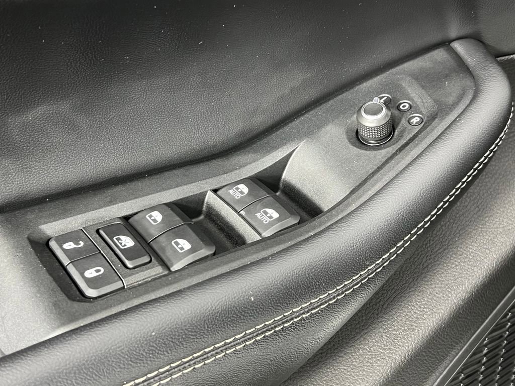 Used 2023 Jeep Grand Cherokee L Laredo image 18