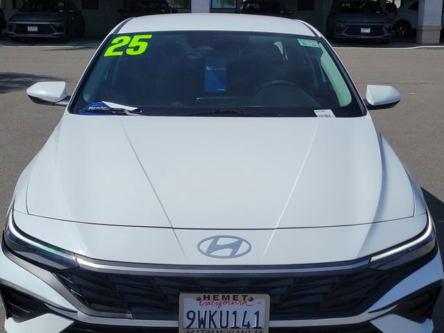 Certified 2025 Hyundai Elantra SE image 28