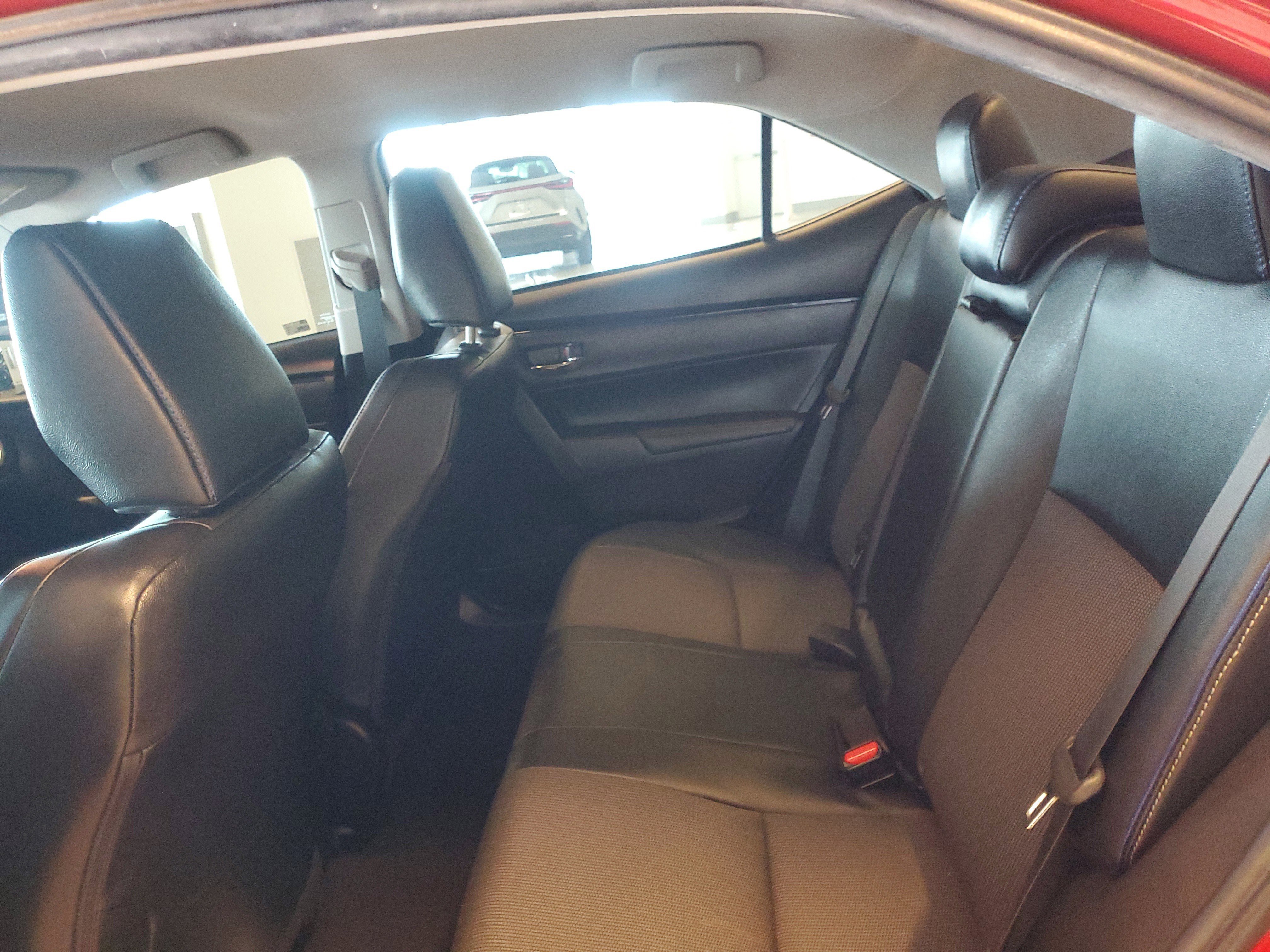 Used 2018 Toyota Corolla SE image 13