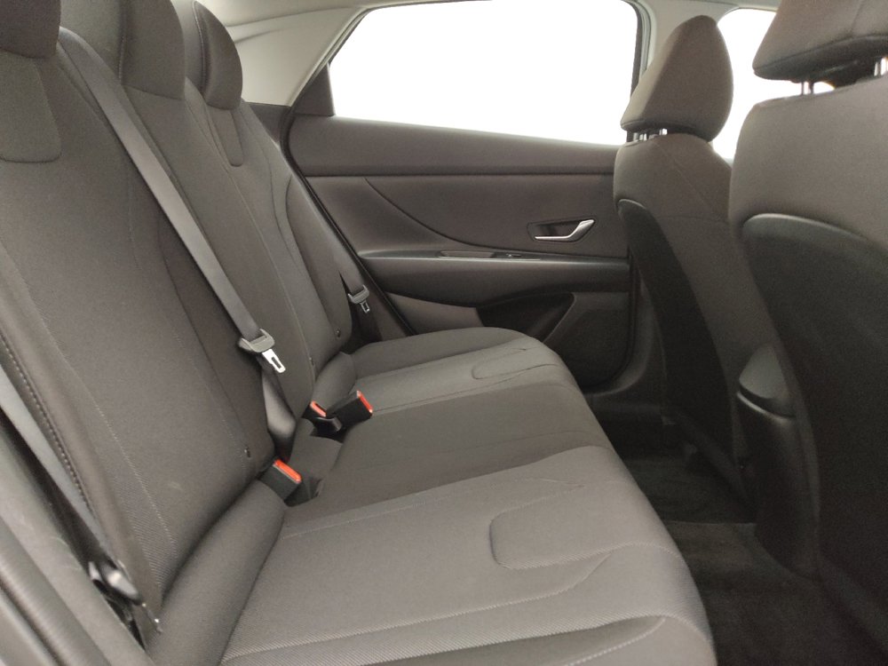 Used 2023 Hyundai Elantra SE image 19