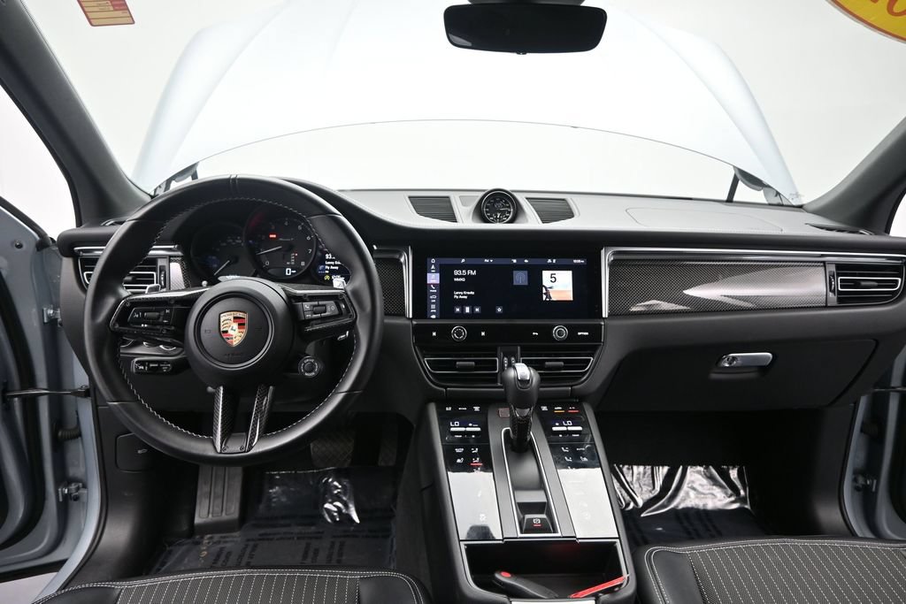Used 2024 Porsche Macan Turbo AWD/4WD image 38