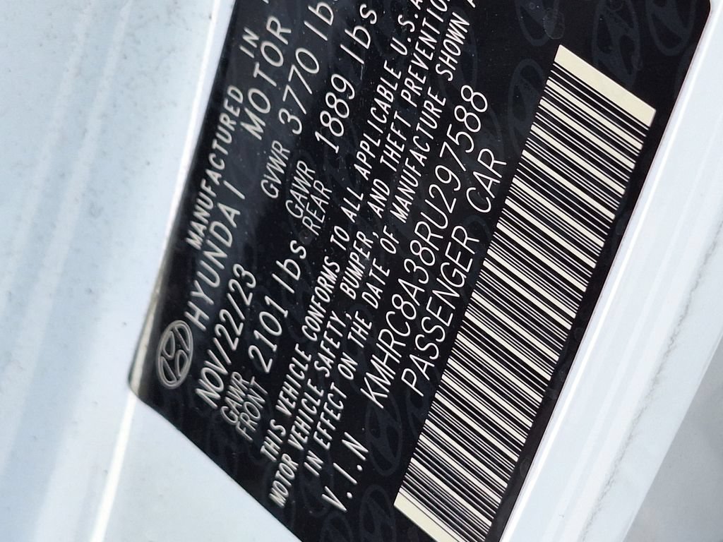 Used 2024 Hyundai Venue Limited FWD image 33