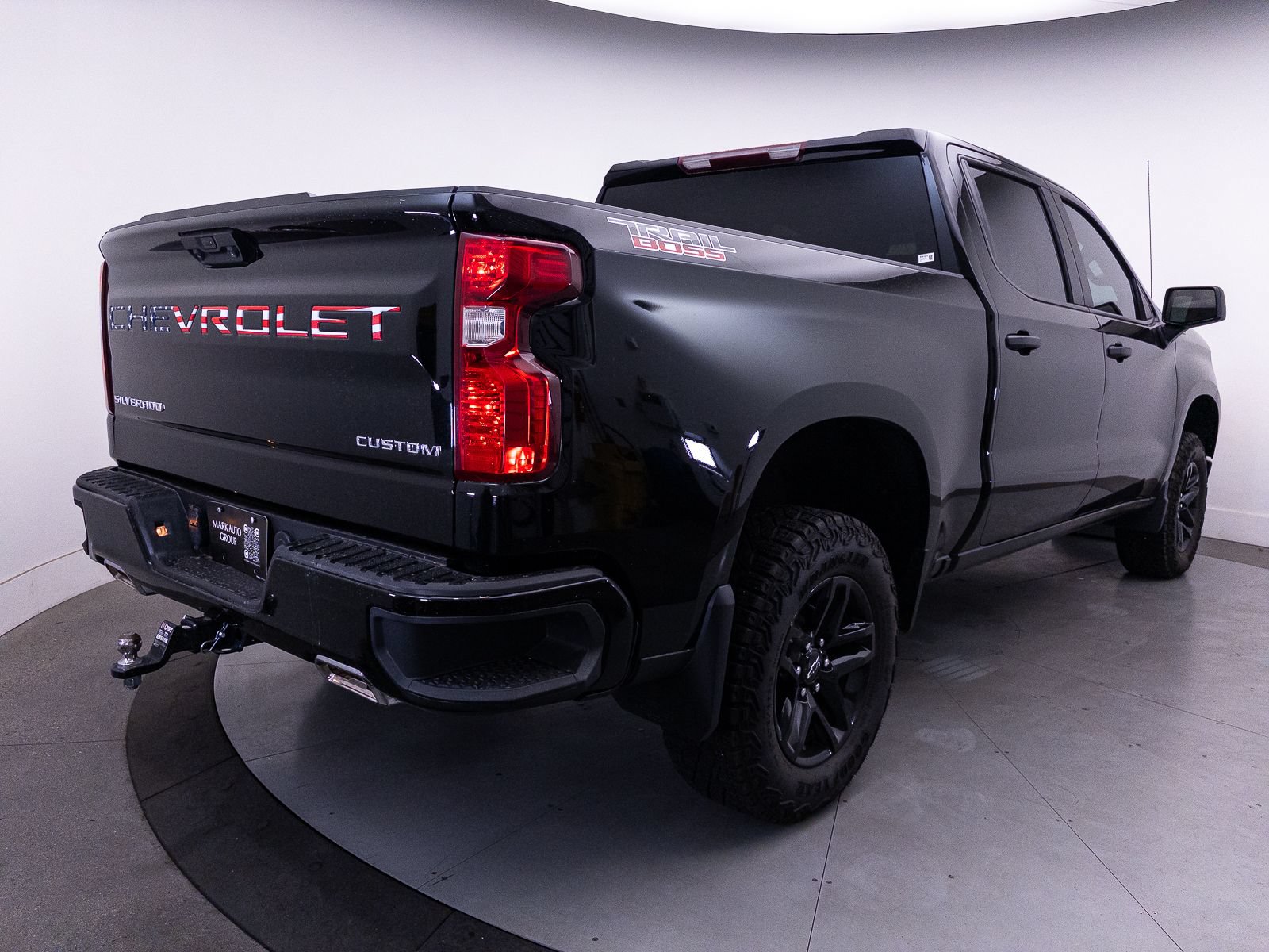 Used 2024 Chevrolet Silverado 1500 Custom Trail Boss AWD/4WD image 19