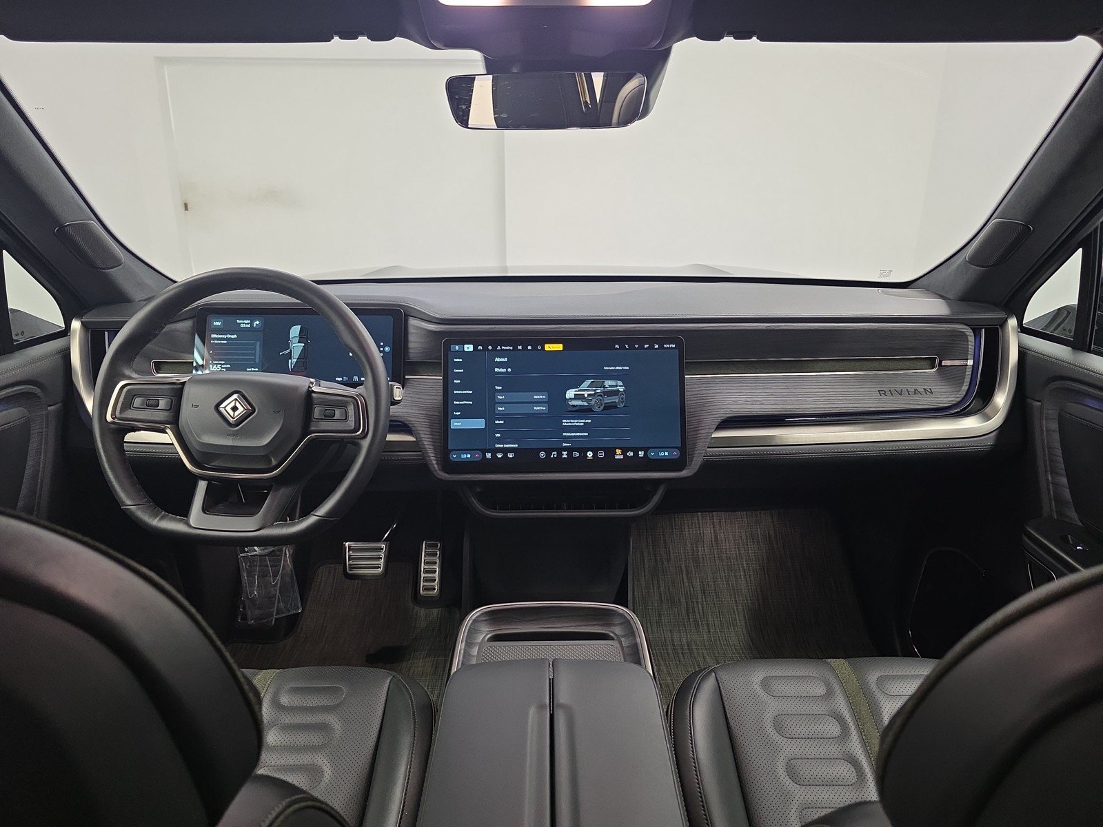 Used 2024 Rivian R1S Adventure AWD/4WD image 27