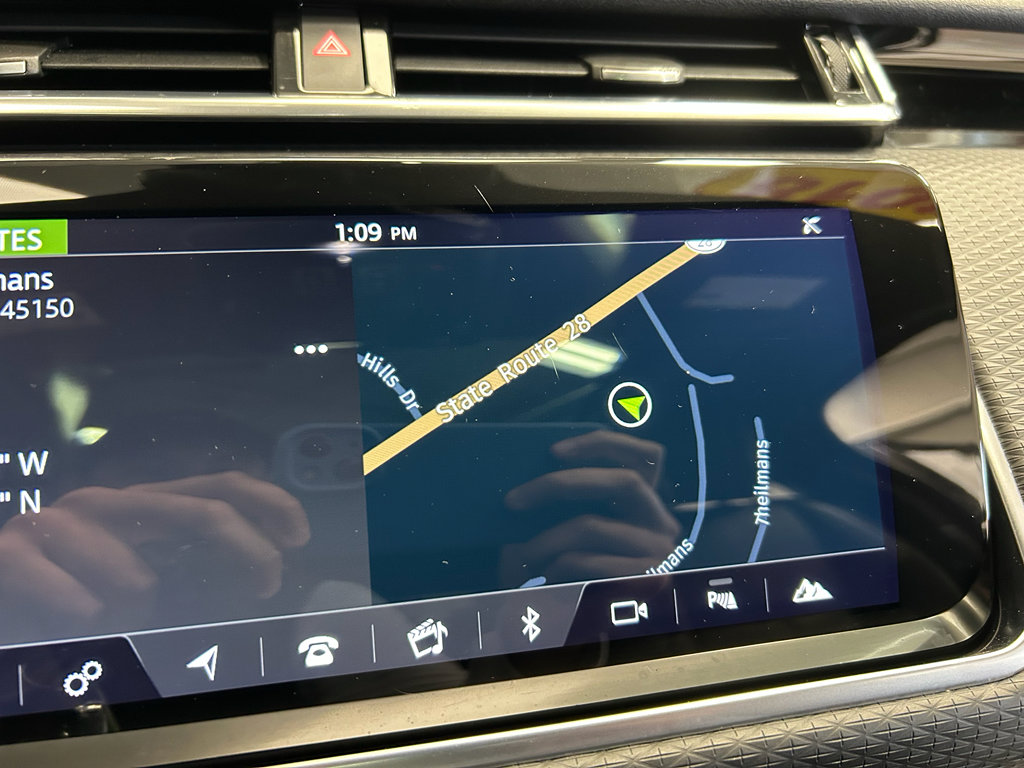 Used 2018 Land Rover Range Rover Velar R-Dynamic SE AWD/4WD image 17