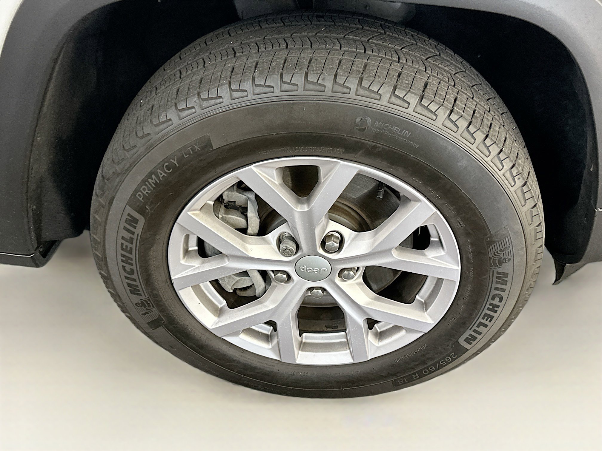 Used 2022 Jeep Grand Cherokee L Limited image 11