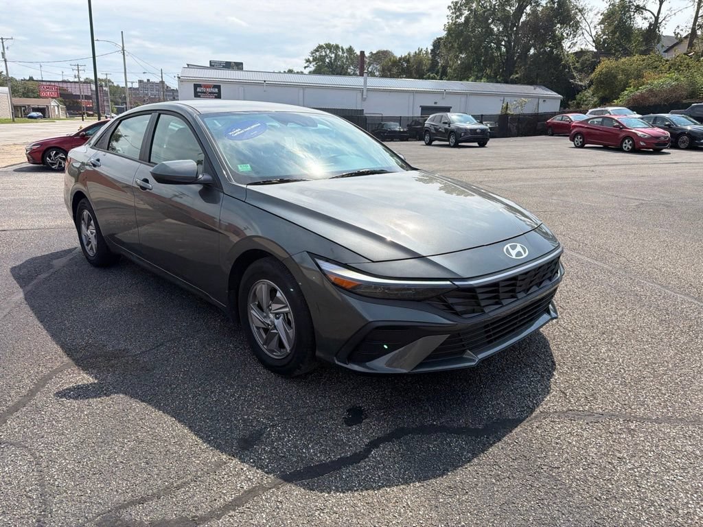Certified 2025 Hyundai Elantra SE
