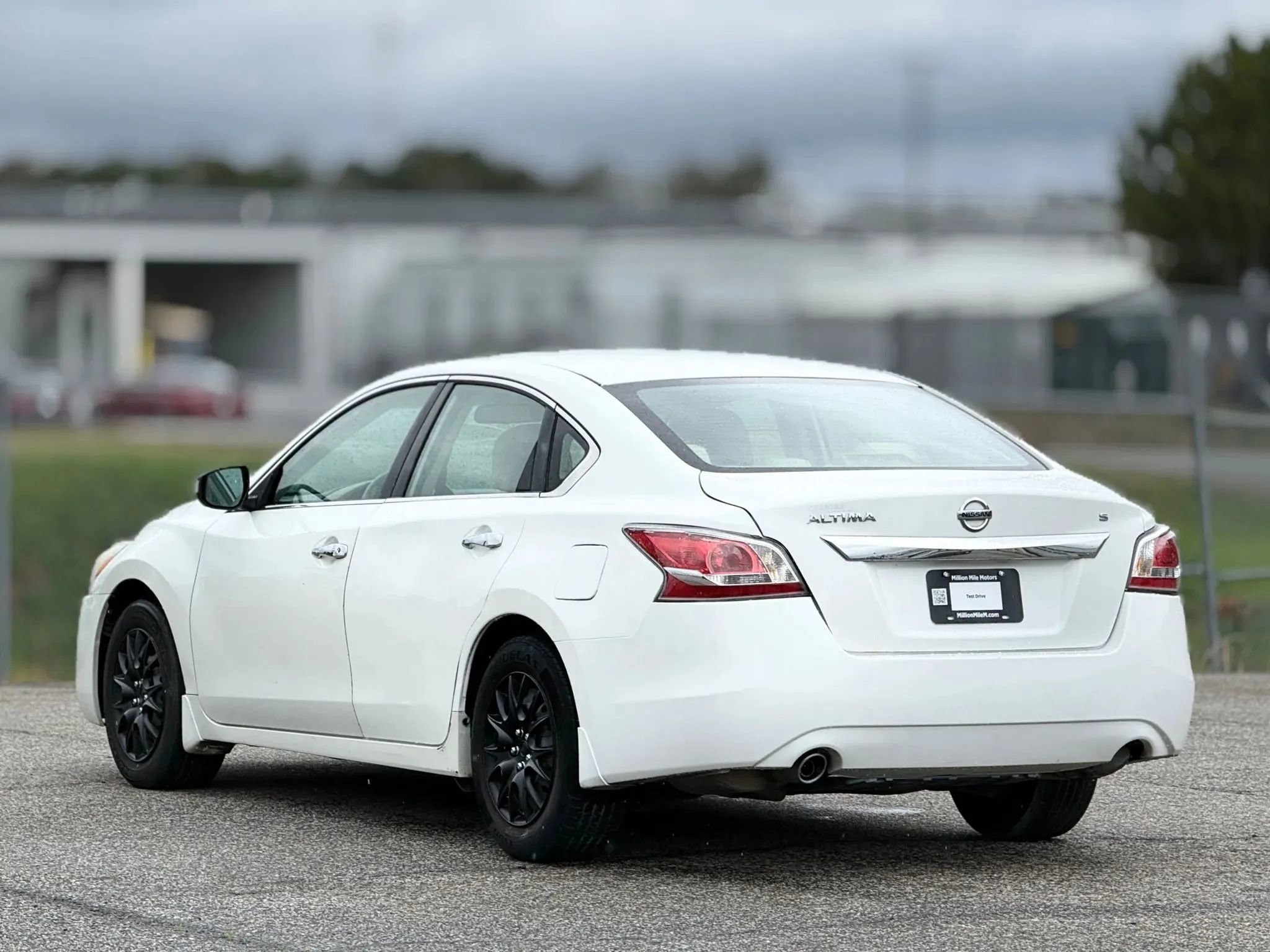 Used 2015 Nissan Altima 2.5 S w/ Power Driver Seat Package FWD image 10