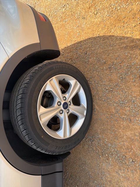 Used 2016 Ford Escape SE w/ Equipment Group 201A image 6