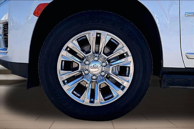 Used 2023 GMC Yukon Denali w/ LPO, Floor Liner Package AWD/4WD image 8