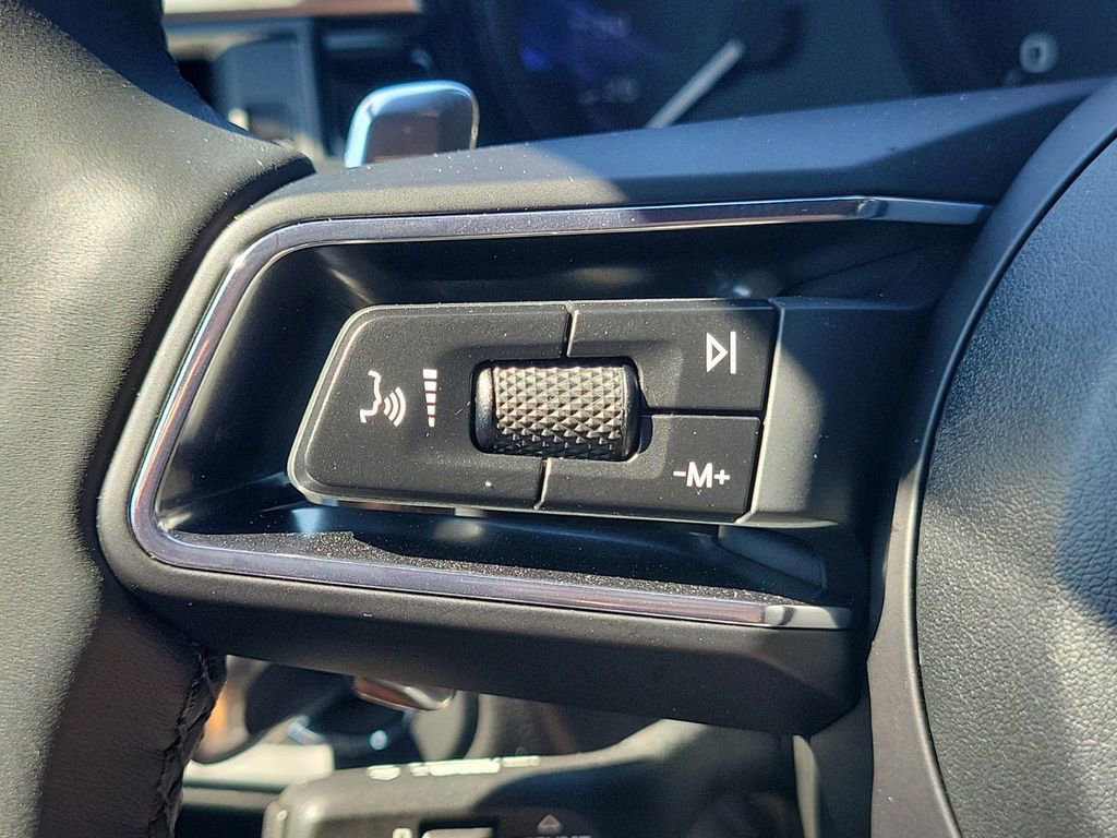 Certified 2025 Porsche Macan image 35